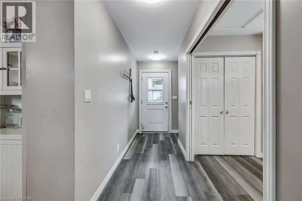 36 JOHN Street W
