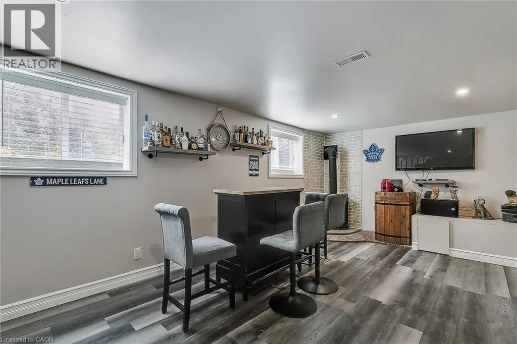 36 JOHN Street W