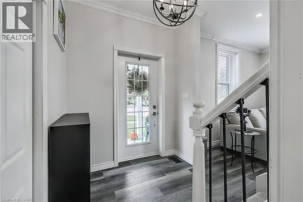 36 JOHN Street W