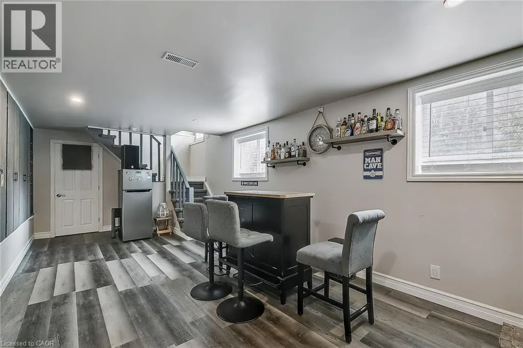 36 JOHN Street W