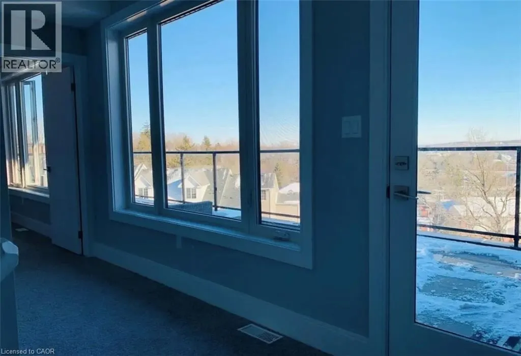 54 BRIDGE Street W Unit# 27, #27