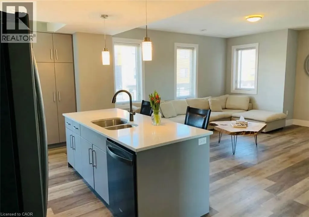 54 BRIDGE Street W Unit# 27, #27