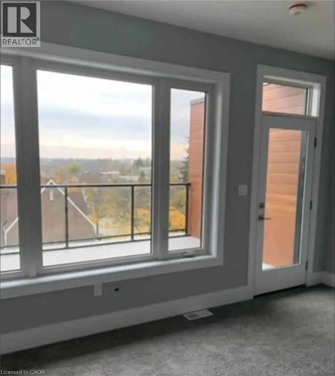 54 BRIDGE Street W Unit# 27, #27