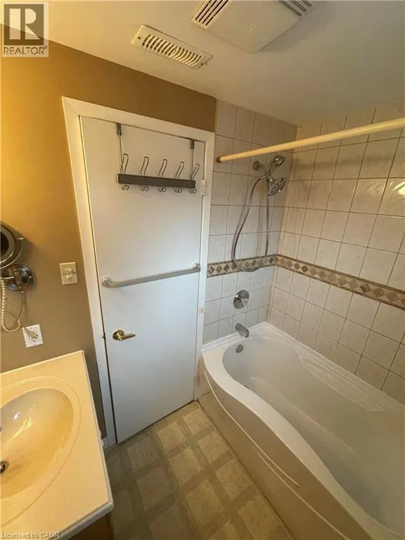 106 CORNERBROOK Crescent