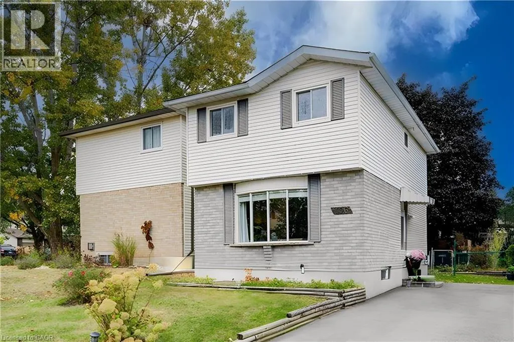 106 CORNERBROOK Crescent