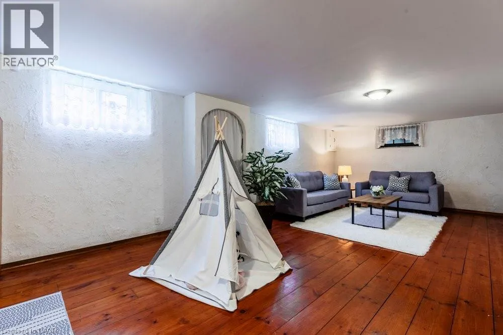 37 LOWER HORNING Road