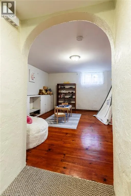 37 LOWER HORNING Road