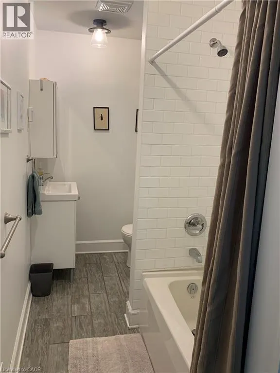 92 E FOURTH Street E