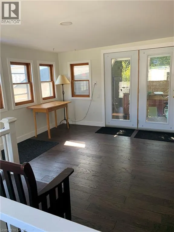 92 E FOURTH Street E