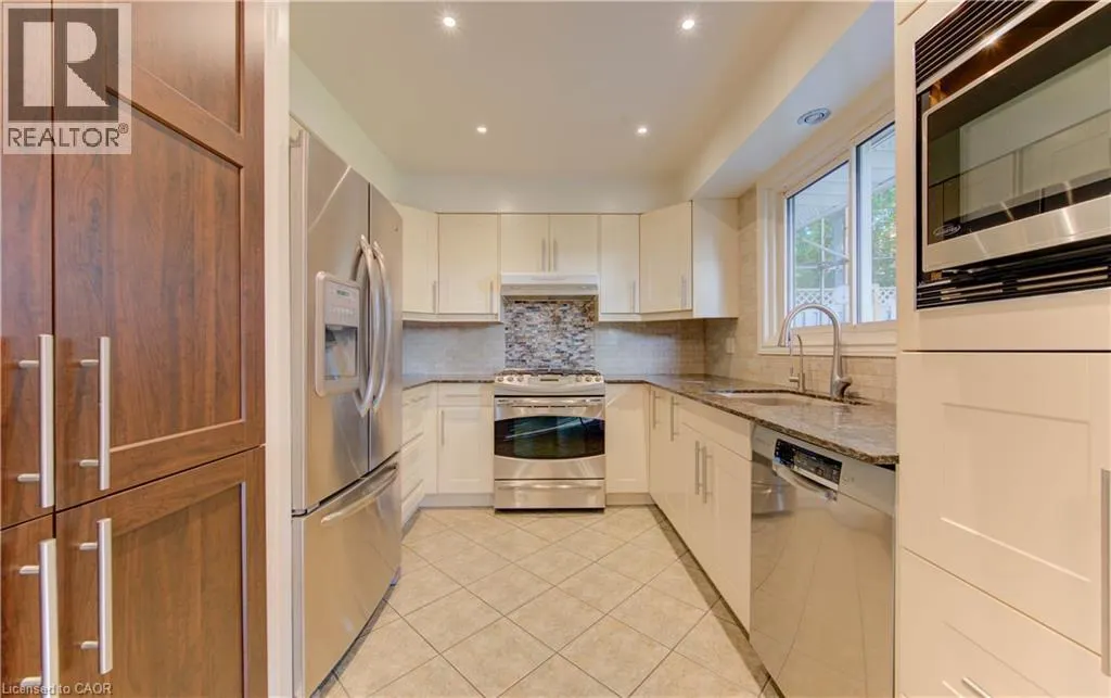 276 LAURENTIAN Drive
