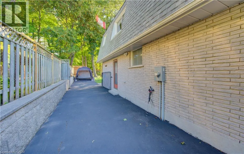 276 LAURENTIAN Drive