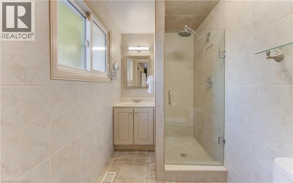 276 LAURENTIAN Drive