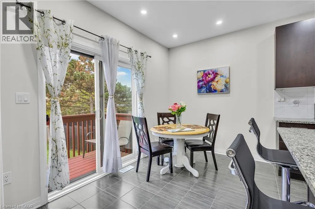 4 SLATER Street