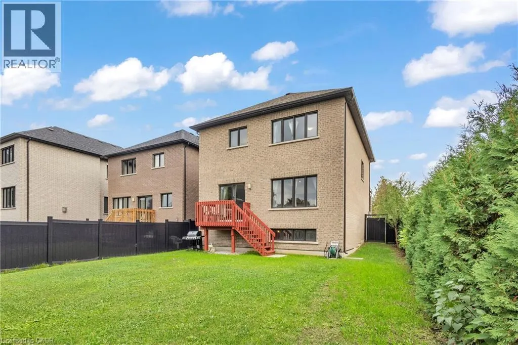 4 SLATER Street