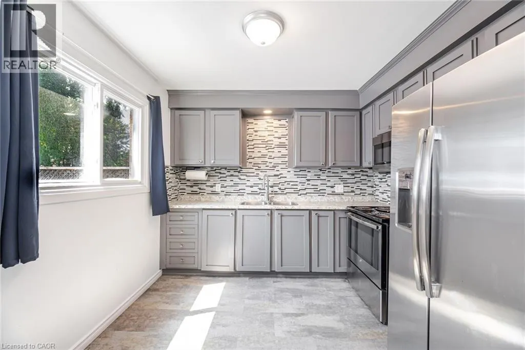 244 KINMOUNT Crescent