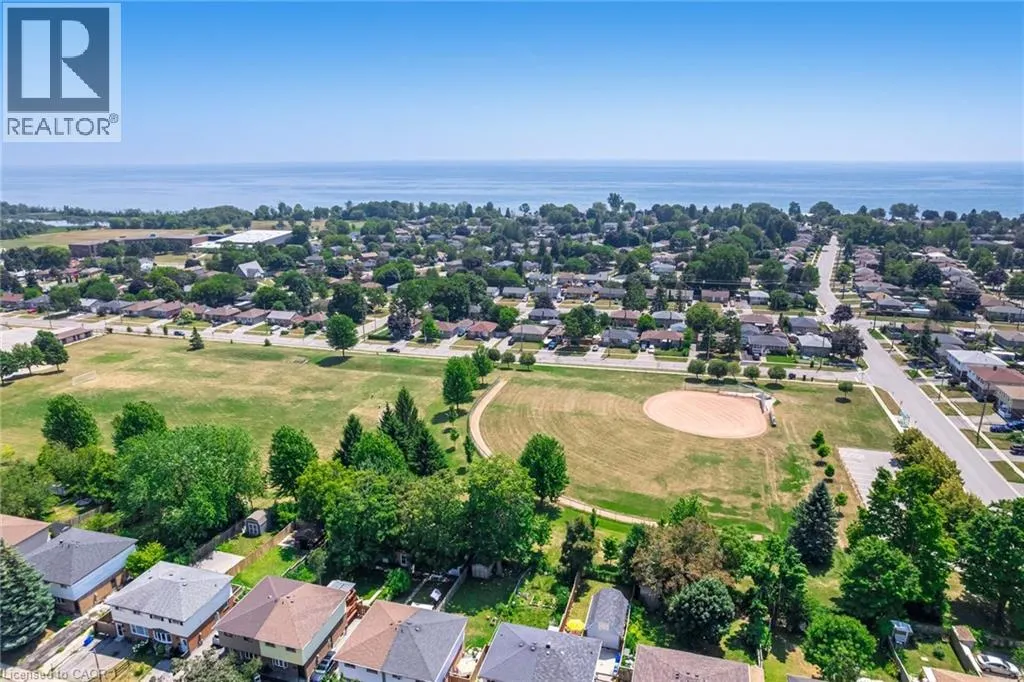 244 KINMOUNT Crescent