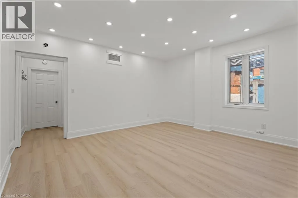93 JOHN Street S Unit# 3, #3
