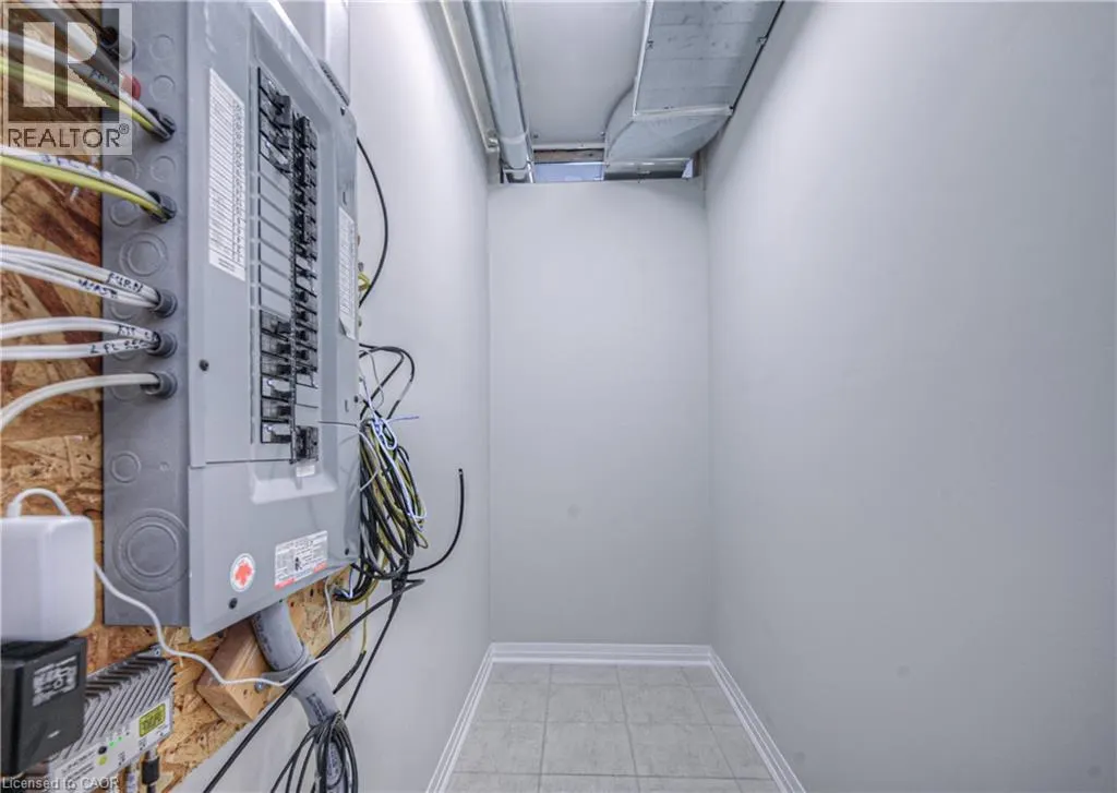 155 THOMAS SLEE Drive Unit# 1F, #1F