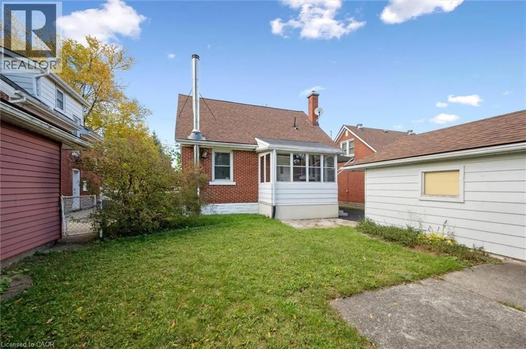 49 WOODLAND Avenue