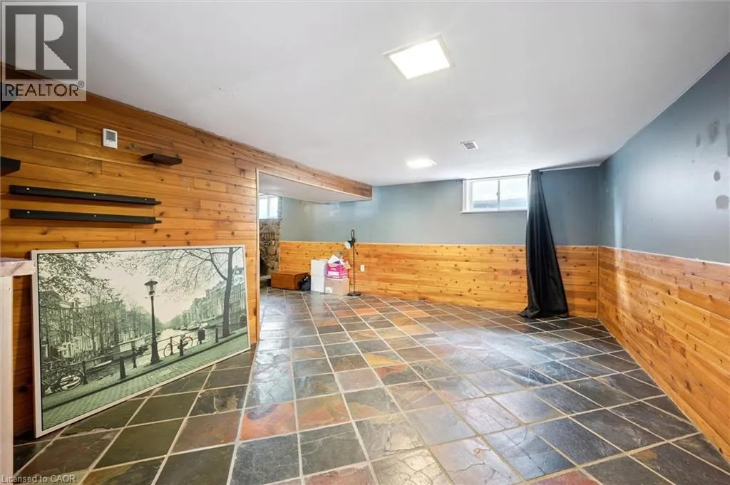 49 WOODLAND Avenue