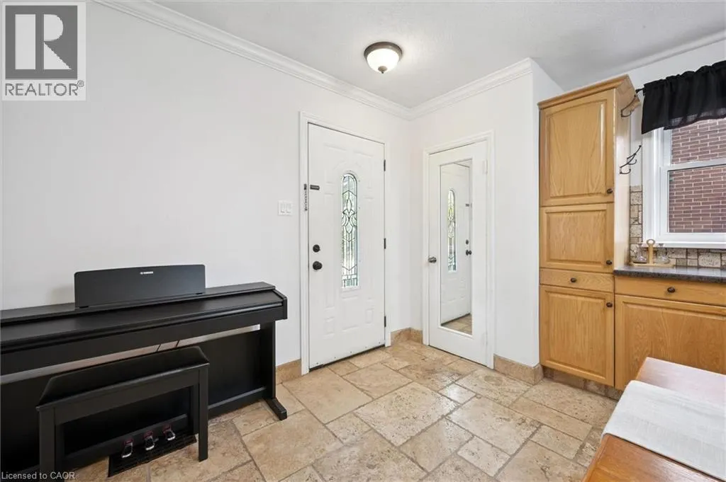 49 WOODLAND Avenue