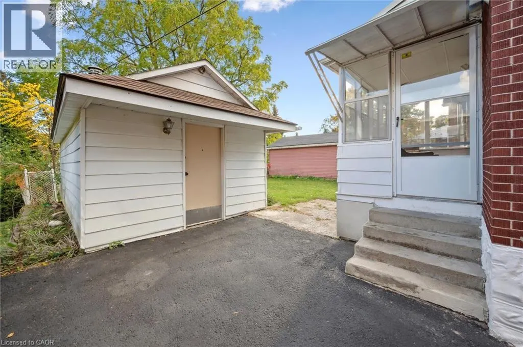 49 WOODLAND Avenue