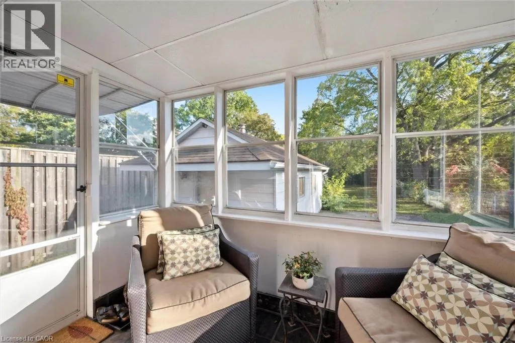49 WOODLAND Avenue