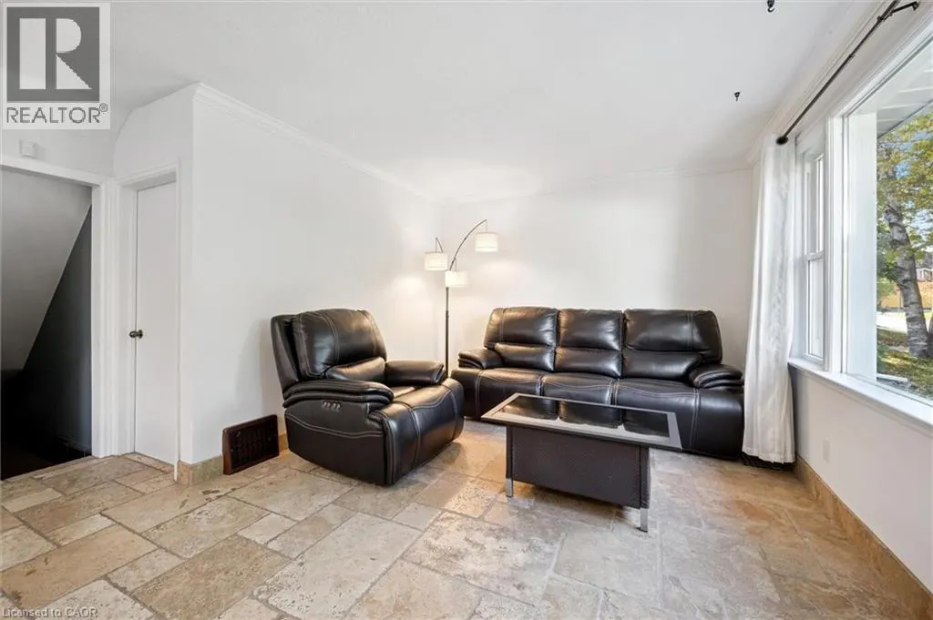 49 WOODLAND Avenue