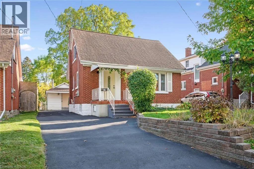 49 WOODLAND Avenue