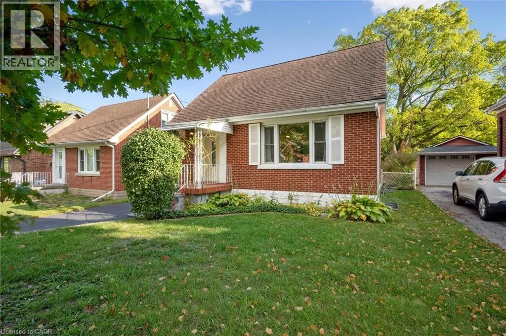 49 WOODLAND Avenue