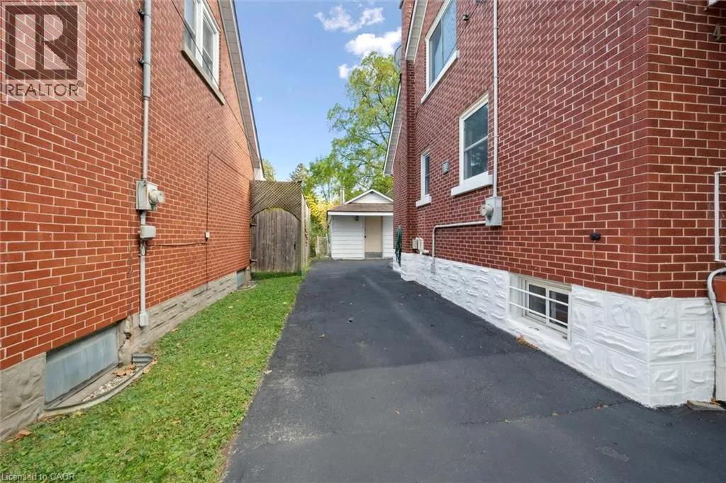 49 WOODLAND Avenue