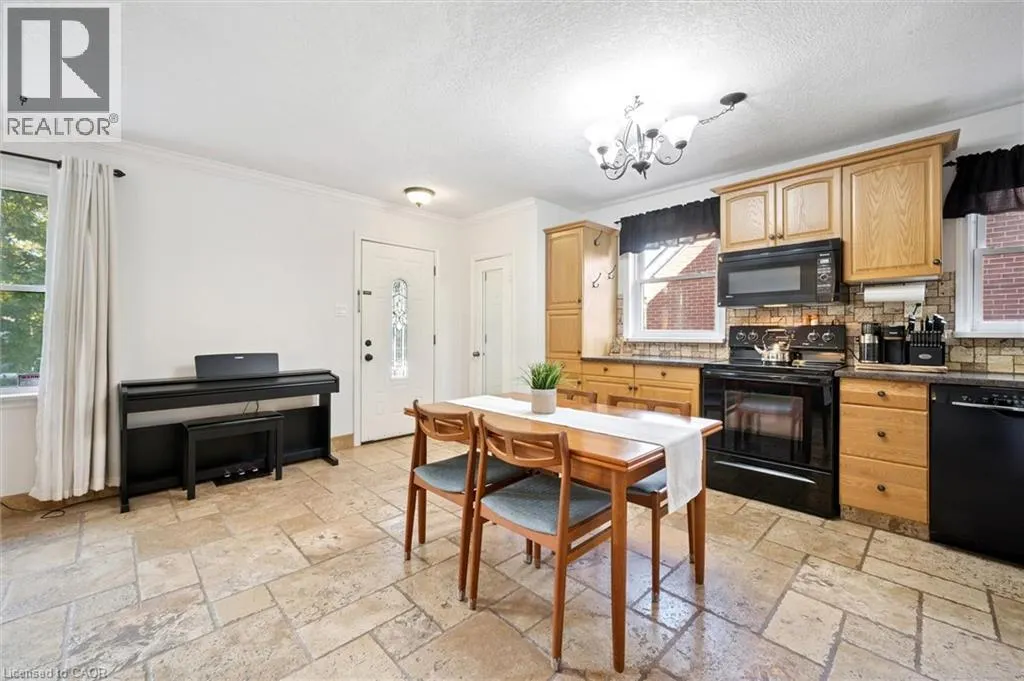 49 WOODLAND Avenue