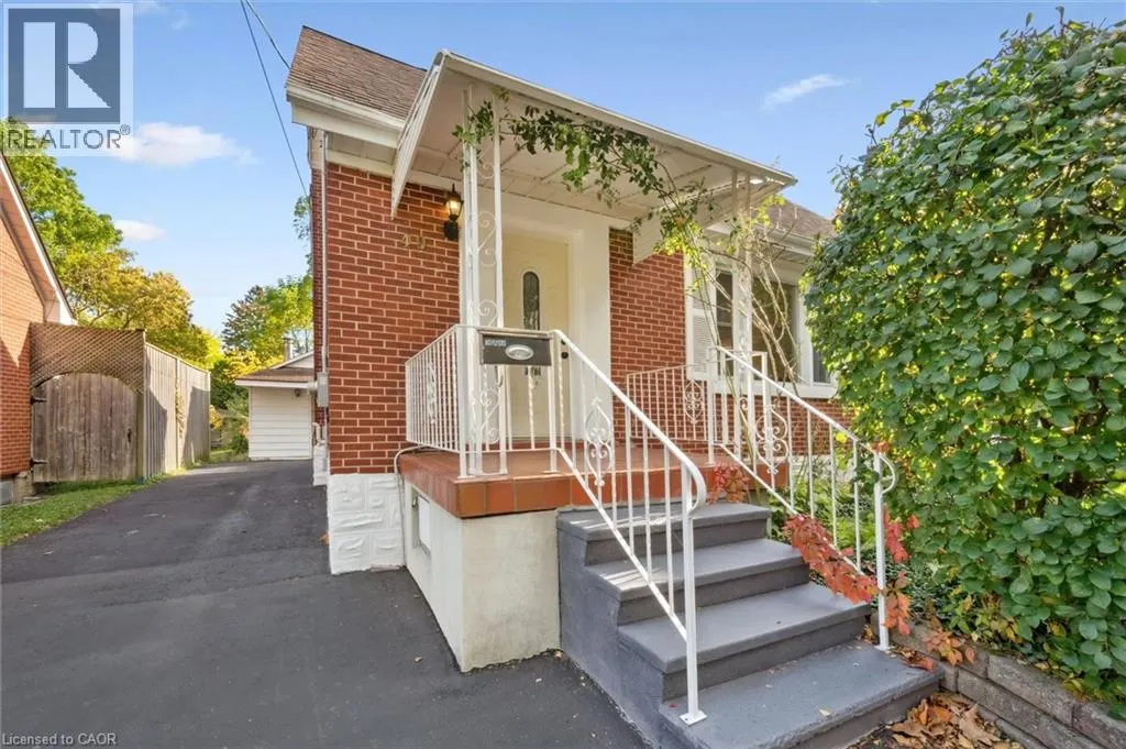49 WOODLAND Avenue