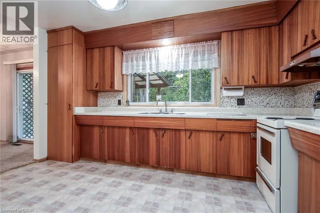 444 GREENBROOK Drive
