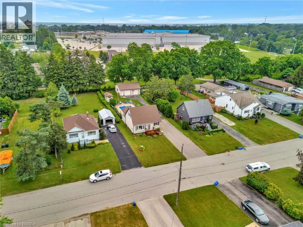 48 WILLOW Drive