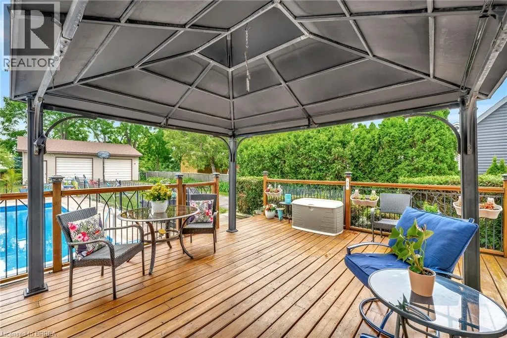 48 WILLOW Drive