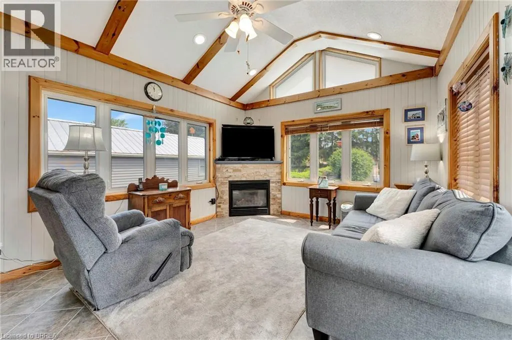 48 WILLOW Drive