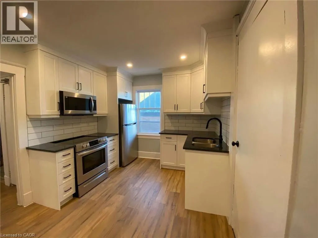 63 CAMERON Street N Unit# 3, #3