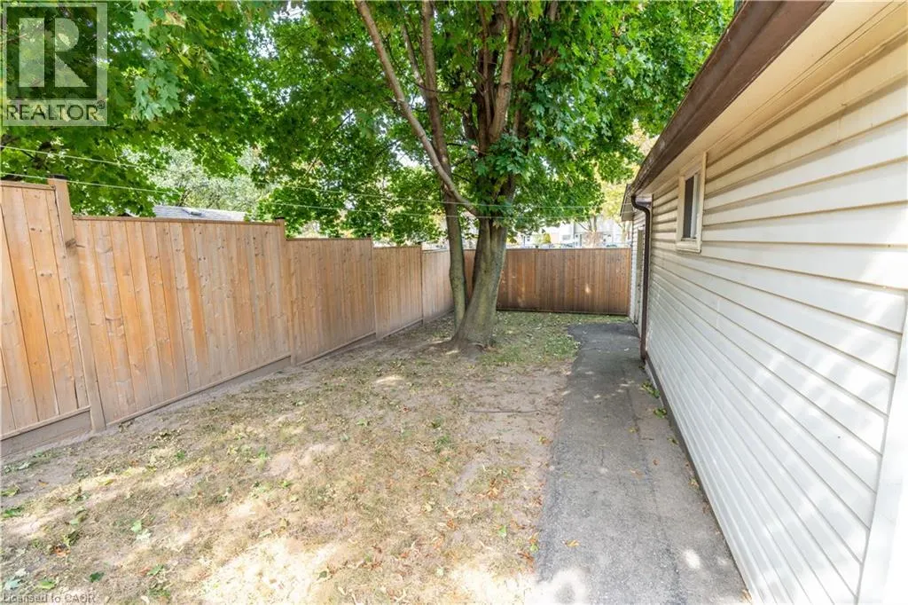 12 SHEA Crescent