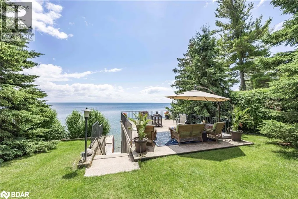 1125 WOODLAND Drive