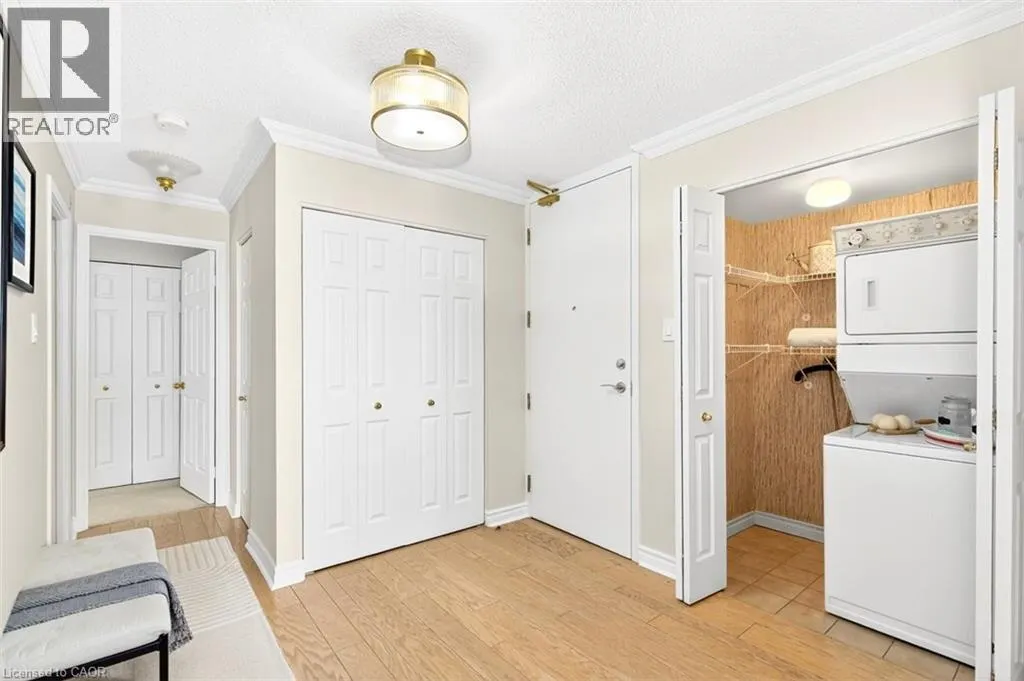 2210 LAKESHORE Road Unit# 203, #203
