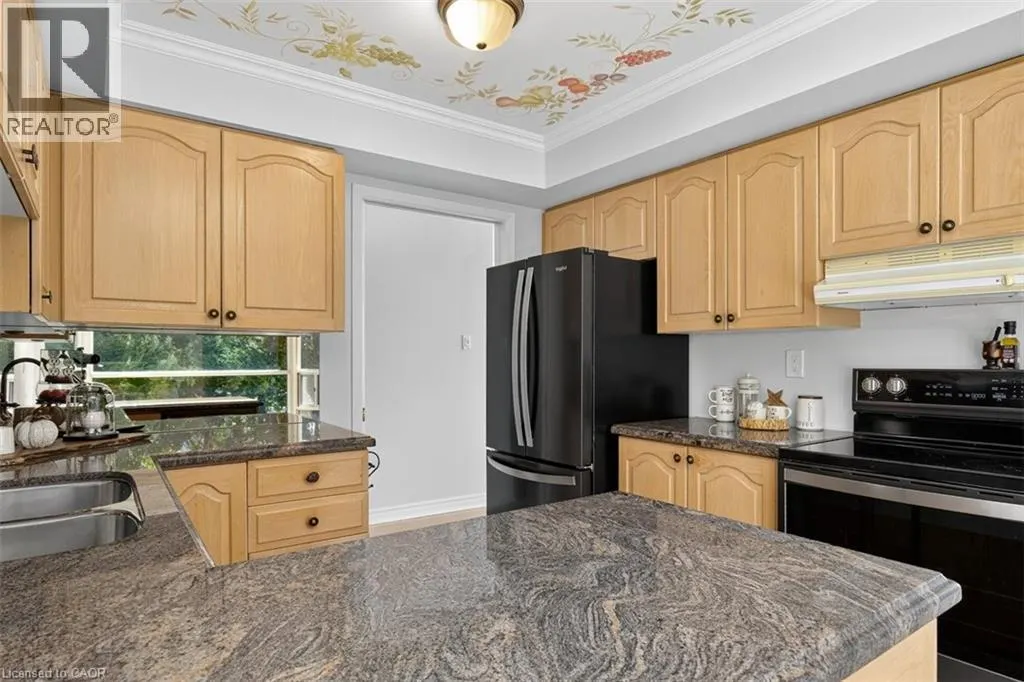 2210 LAKESHORE Road Unit# 203, #203