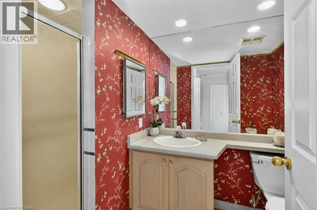 2210 LAKESHORE Road Unit# 203, #203