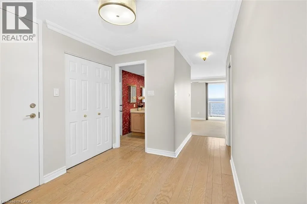 2210 LAKESHORE Road Unit# 203, #203
