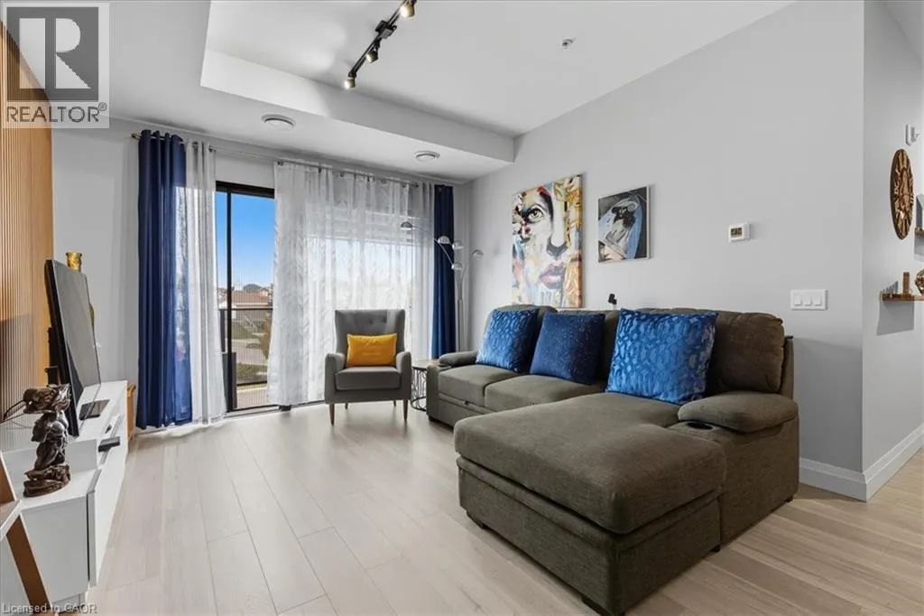 5 WAKE ROBIN Drive Unit# 304, #304