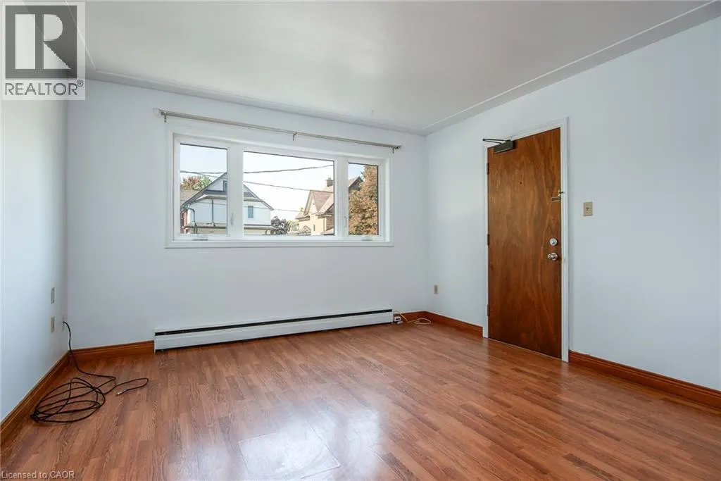 296 AHRENS Street W