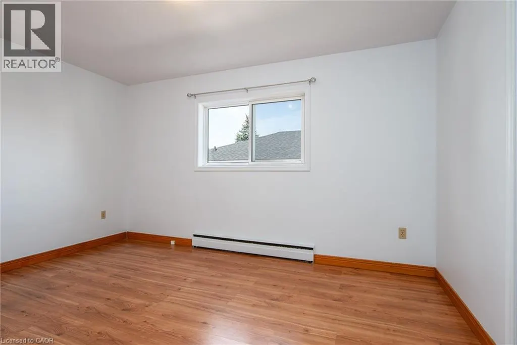 296 AHRENS Street W