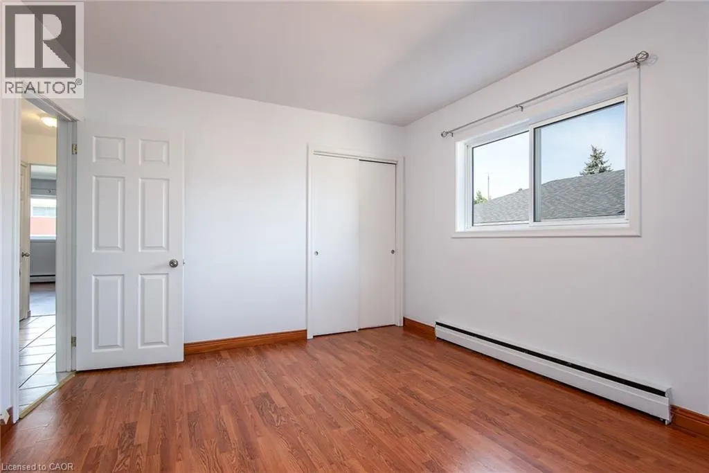 296 AHRENS Street W