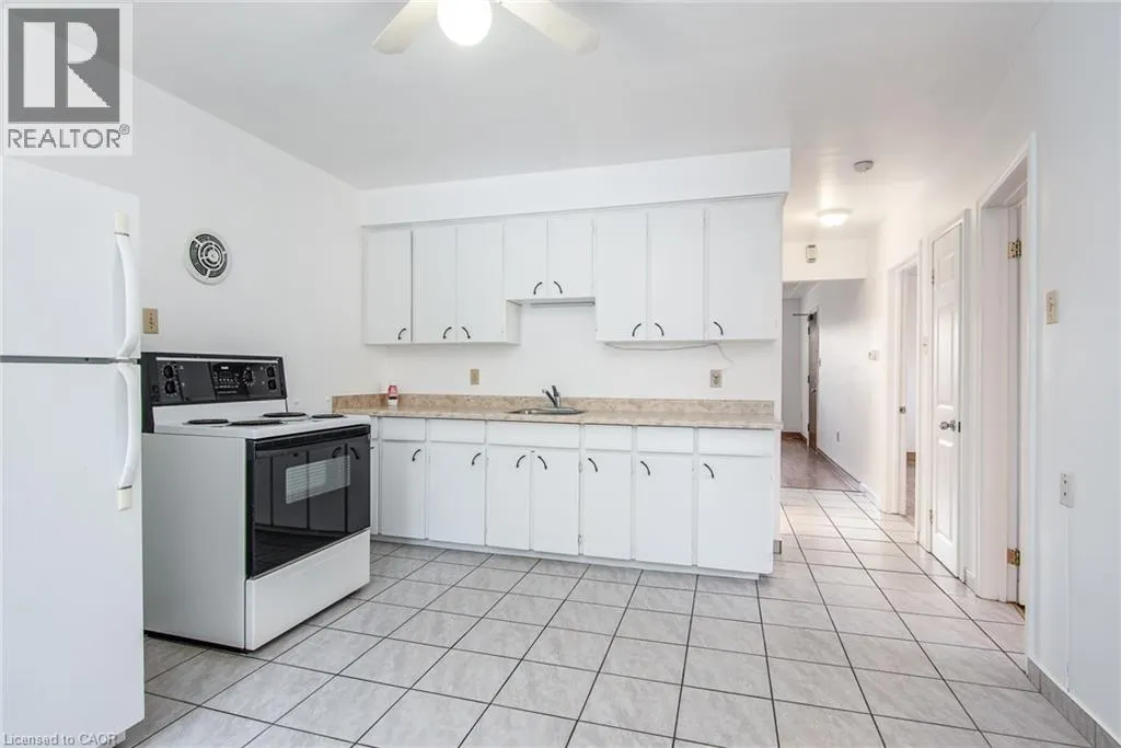 296 AHRENS Street W