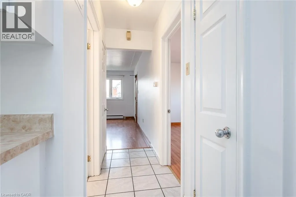 296 AHRENS Street W